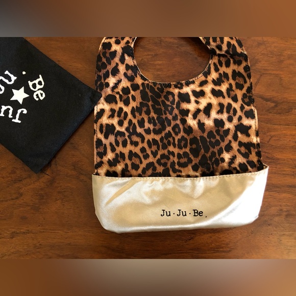 NEW JuJuBe Be Neat bib Queen of the Jungle leopard discontinued print and style - Picture 4 of 4